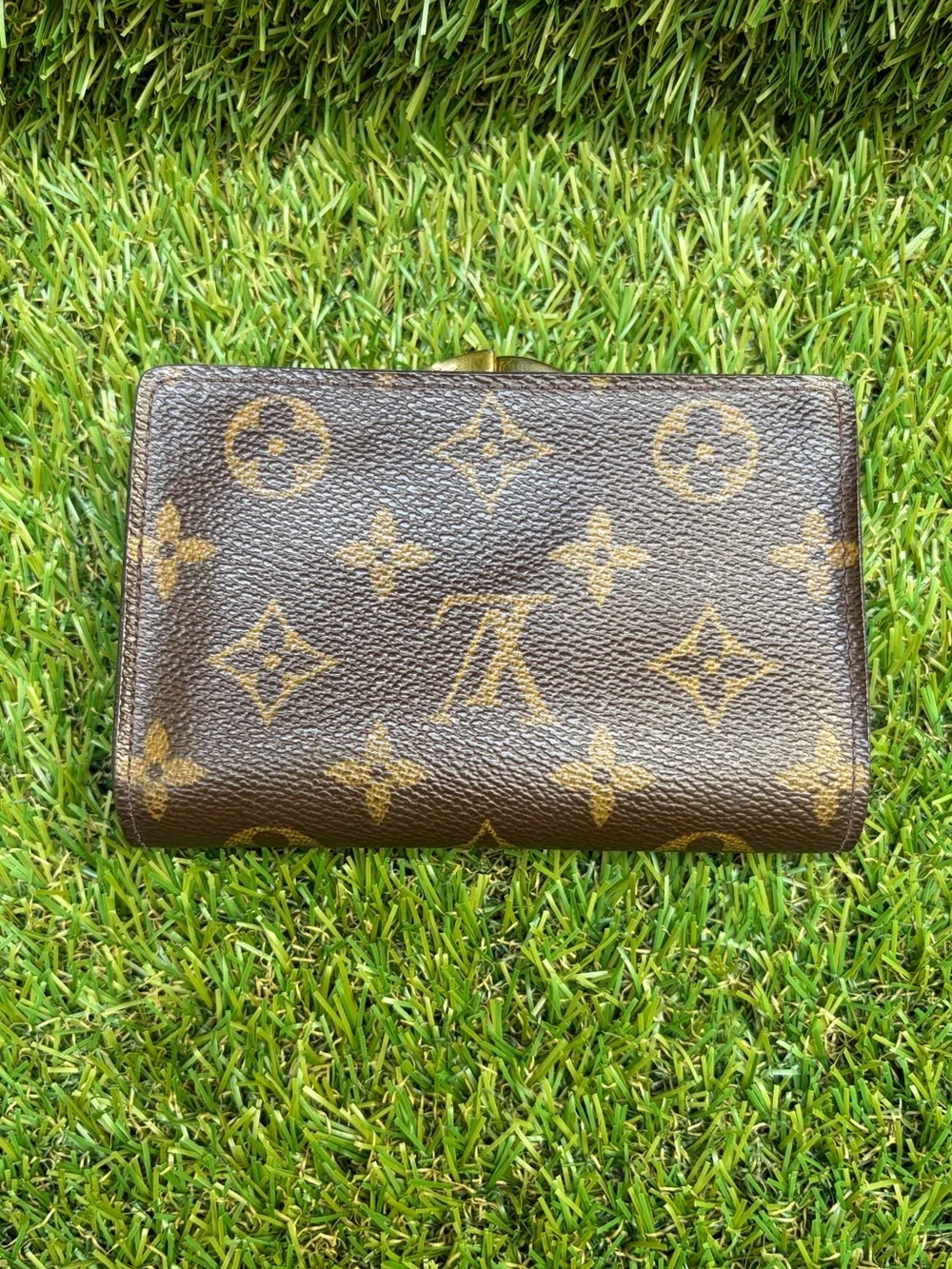 Vintage Louis Vuitton Monogram Kiss-Lock Wallet